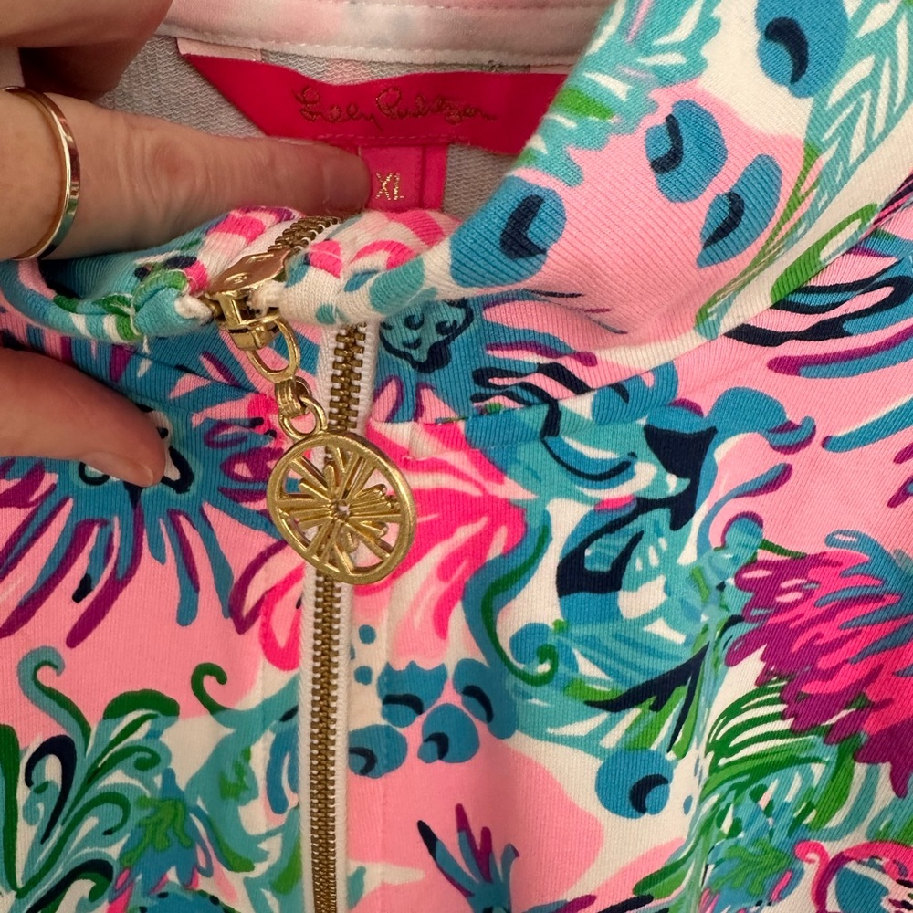 Lilly Pulitzer pullover - Picture 3 of 4